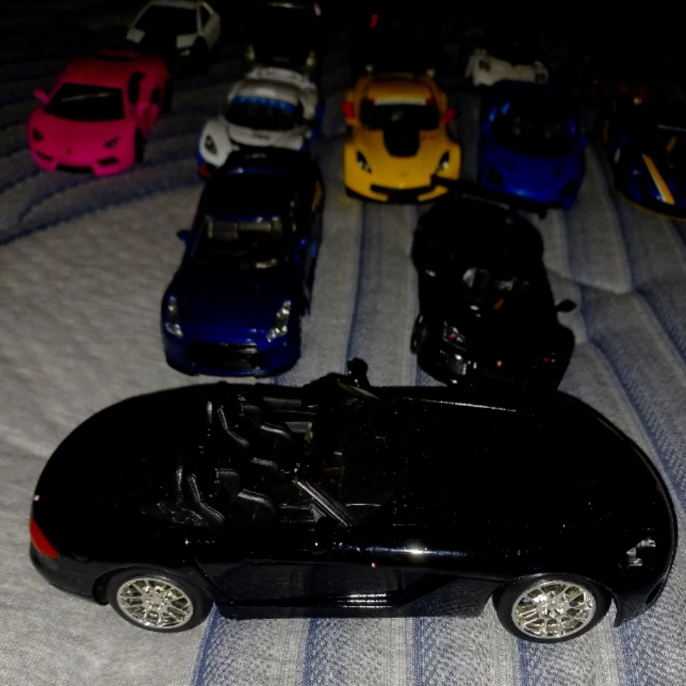 Assorted KINTOY Die-Cast Toy Cars Set Of 12 - Picture 2 of 7